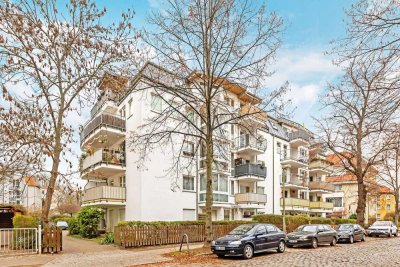 Vermietete 2 Zimmer-Dachgeschosswohnung in Niederschönhausen, mit West-Balkon und PKW-Stellplatz