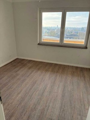 !!!1600/47202/45 Sportlich im 7.OG - 2-Zimmer-Wohnung in Neuss!!!