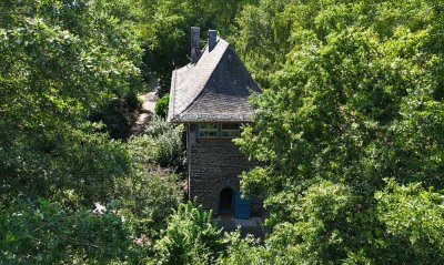 Architekturjuwel am Fluss – außergewöhnliches Wohnen im Stellwerk