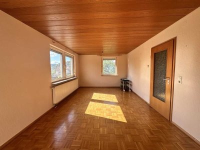 *RESERVIERT* GROSSZÜGIGES ZWEIFAMILIENHAUS IN SULZBACH-LAUFEN!