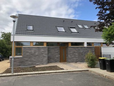 Individuelle Doppelhaushälfte mit Fernblick und großer Loggia