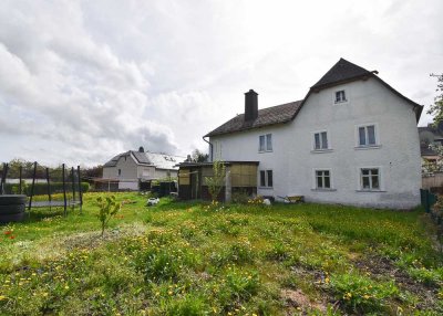 Einfamilienhaus mit Garage und großem Garten in Schwarzenbach an der Saale