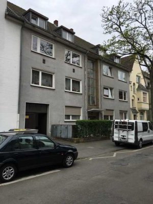 Kernsanierte, helle moderne 2-Zimmer-Wohnung (87 m²) mit Balkon in Köln-Kalk zu vermieten