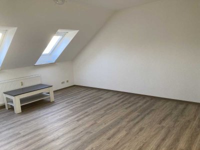 Attraktive 2-Zimmer-DG-Wohnung mit neuer Einbauküche in Boostedt