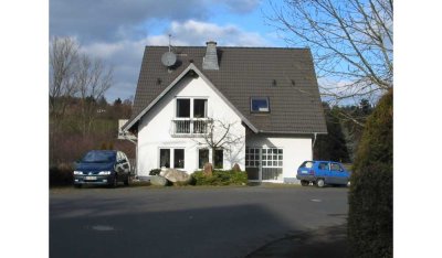 Modernisierte Wohnung mit zwei Zimmern, Wintergarten und Balkon in Wachtberg-Villip