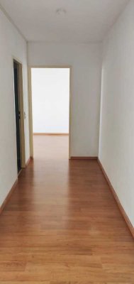 Sanierte 2-Zimmer-Wohnung mit Balkon und Einbauküche und BAD in Ludwigshafen