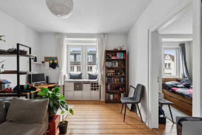 Perfekt geschnittene 2-Zimmer-Altbauwohnung mit Balkon und Tageslicht-Badezimmer im Sonnenhaus