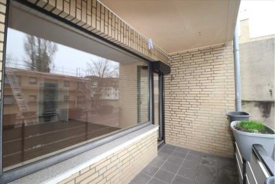 * WOHNEN AN DER ALTEN FEUERWACHE * 2 ZI-Whg. 1.ET mit Balkon, Stellplatz und Aufzug, Florastr.
