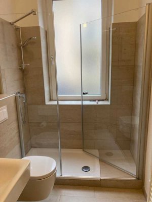 ** Charmante 2-Zi-Altbauwohnung mit großem Wohnküchenbereich – zentral in Essen-Holsterhausen **