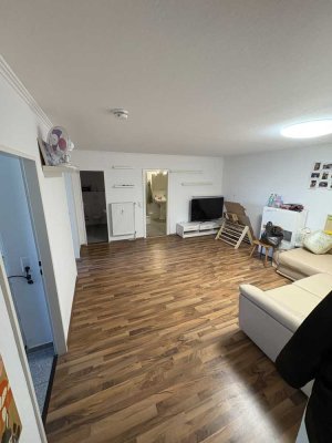 3-Zimmer Wohnung im 1. OG mit Aufzug mit Stellplatz ( Barrierefrei )