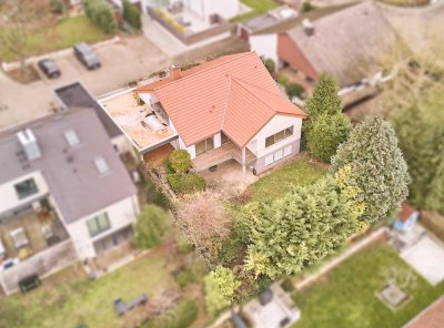 ++ Architektenhaus mit ELW  in beliebter, ruhiger & unmittelbarer Feldrandlage in LD-Südwest ! ++