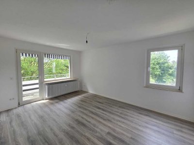 Helle, frisch renovierte 3-Zimmer-Wohnung mit Balkon