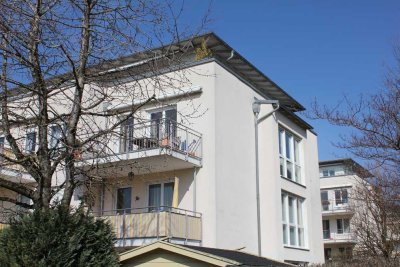 Modernes Wohnen in Unterhaching: Geräumige 3-Zimmer-Wohnung mit Balkon