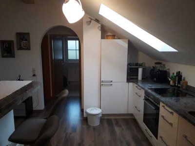 Ansprechende 2-Zimmer-Dachgeschosswohnung mit EBK in Lechbruck