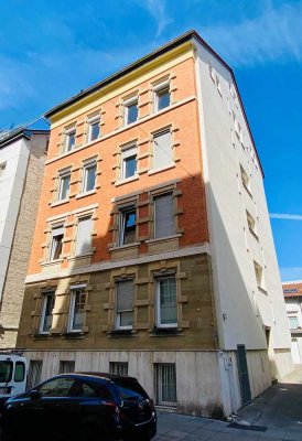 TOP - Mehrfamilienhaus mit 10 Wohneinheiten und 1 Gewerbeeinheit in Stuttgart-West