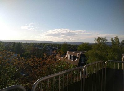 Helle 2-ZKBB mit Laminat & Fernblick in Mz-Finthen!