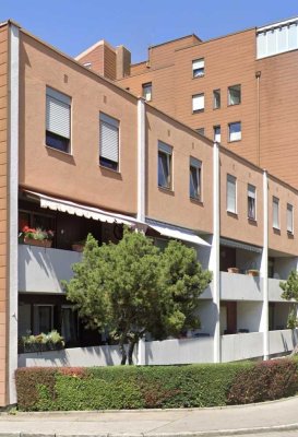 5-Zimmer Wohnung mit Balkon und Einbauküche in Augsburg-Lechhausen
