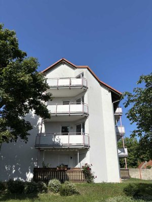 Geräumige 2-RW mit Balkon zu vermieten - frisch renoviert!