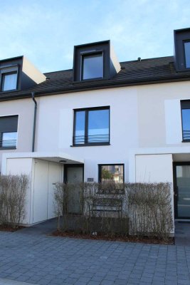BIETERVERFAHREN! Neuwertiges Reihenhaus mit großzügigem Garten