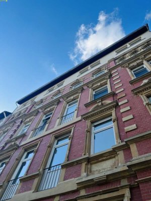 Zentrale, helle, frisch renovierte 4ZKB Wohnung in Wiesbaden-Mitte