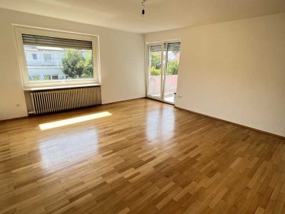 Vollständig renovierte 3-Zimmer-Wohnung mit Balkon und Einbauküche in Ludwigshafen
