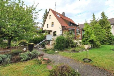 Einfamilienhaus mit großem Grundstück in Nürnberg-Fischbach !
