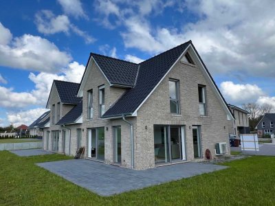 Neu bauen zu TOP-Preisen! Grundstück + Neubau einer Doppelhaushälfte-KfW 40 in Ahrensburg!!!