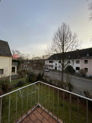 Großzügige 4-Zimmer-Wohnung mit Balkon und eigenem Gartenanteil