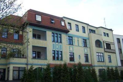 Eine schöne 4-Raum-Dachgeschoss-Wohnung mit 2 Balkonen in der Helmholtzstraße erwartet Sie!!!