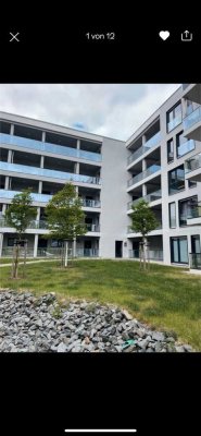 Helle große 4 Zimmer Wohnung