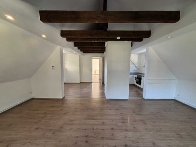 Helle Dachgeschosswohnung mit Dachterrasse in Schönwalde-Glien bei Spandau