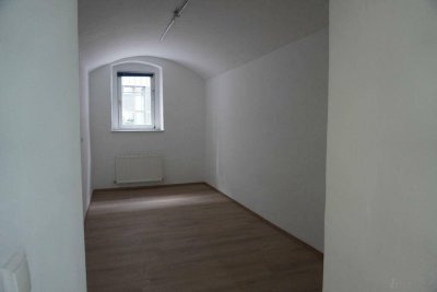 TU nähe, sanierte entzückende 1,5 Zimmerwohnung im TG eines Altbauwohnhauses