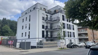 Erstbezug: Moderne 3-Zimmer-Wohnung mit Terrasse in Düsseldorf-Rath direkt am Wald mit TG-Stellplatz