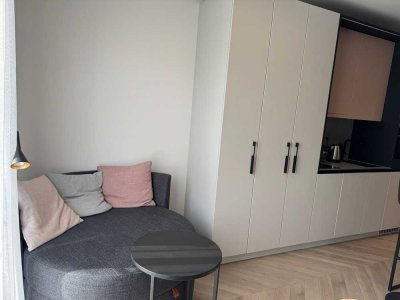 Exklusives Studio-Apartment, voll möbiliert mit gehobener Innenausstattung in Düsseldorf