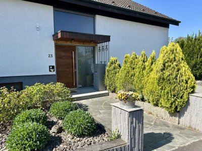 Renovierte 3,5 Zi Wohnung mit EBK in top Lage