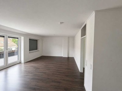 Sanierte Dachgeschosswohnung mit Balkon  in Bielefeld Hillegossen