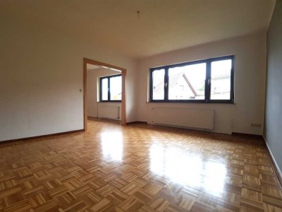 Platz für die Familie - Einfamilienhaus mit großem Garten und 2 Garagen in Bonbaden