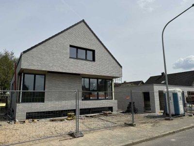 Exklusive Neubau-Wohnung über 3 Etagen in zentraler Lage in Borken