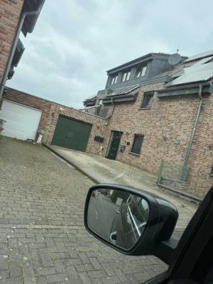 gehobenes Wohnen über 2 Etagen mit Aussenpool, Kamin, Wintergarten, Einbauküche in Immendorf