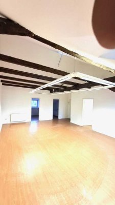 4-Raumwohnung im Zentrum von Döbeln zu vermieten, 115 qm, frisch renoviert!