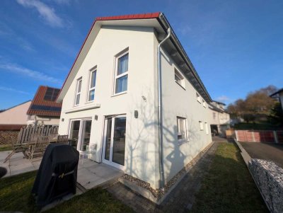 Wunderschönes, modernes Einfamilienhaus mit großem Grundstück in hervorragender Lage - Gelegenheit!
