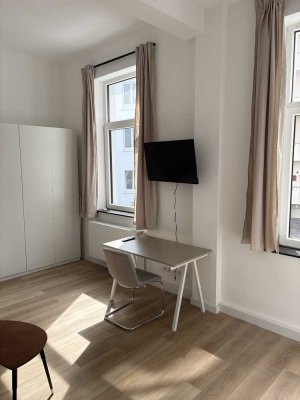 Kernsanierte, möblierte Altbauwohnung in Top-Lage Unterbilk - Lorettoviertel, Florapark