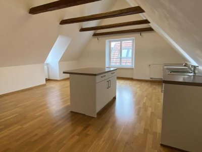Helle Dachgeschosswohnung im Stadtzentrum von Kempten