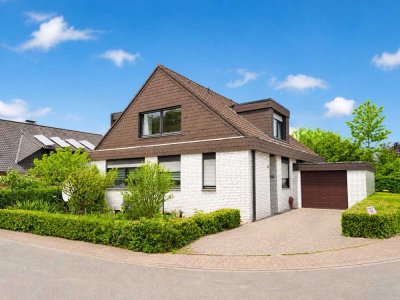 Attraktives Zweifamilienhaus - Wohnen mit Perspektive!