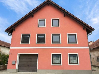 Gelegenheit!  Großes Haus mit integrierter Garage/Werkstatt  im Zentrum von Pilsting