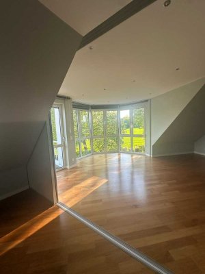 Geschmackvolle 1,5-Zimmer-Wohnung mit geh. Innenausstattung mit Balkon und EBK in Sulzbach (Taunus)