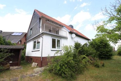 Sehr gepflegtes Einfamilienhaus mit Dachterrasse, Keller und Garage !