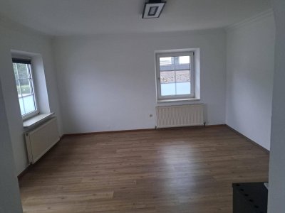 3-Zimmer Altbauwohnung mit Balkon und Stellplätzen