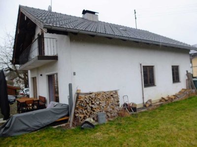 Vielseitig nutzbares großzügiges Grundstück mit Wohnhaus