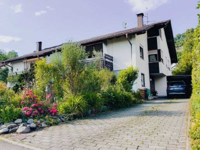 Charmante 3-Zimmerwohnung in
Doppelhaushälfte m. Garten
 im malerischen Heiligenberg-Steigen